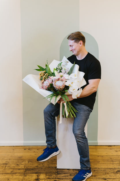 Signature Sculptural Bouquet