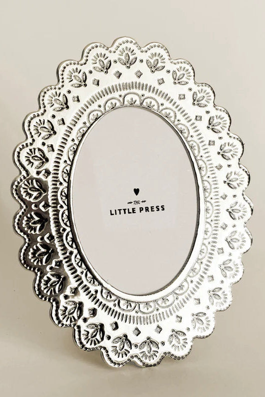Faux Tin Oval Frame - Silver